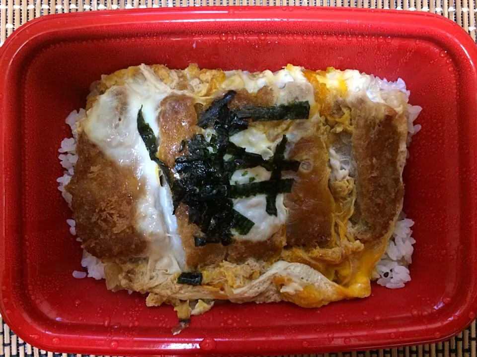 松乃家 ロースかつ丼弁当|ばーさんさん