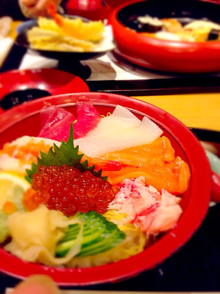 海鮮丼🍴|しのてらさん