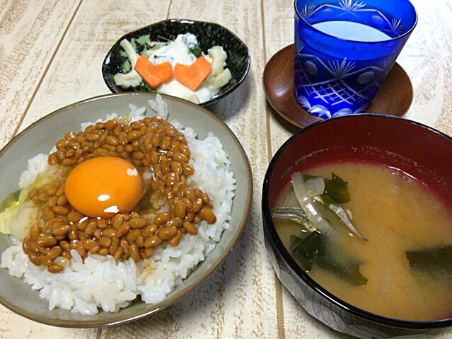 今日の男飯(⌒-⌒; )朝ごはんバージョン♫納豆andピクルスwithヨーグルト♫and味噌汁♫|ひーちゃんさん