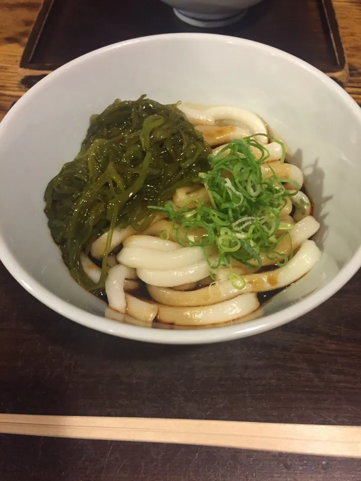 9月8日お昼ご飯。内宮前 おかげ横丁 ふくすけ 伊勢うどん めかぶ|あやさん