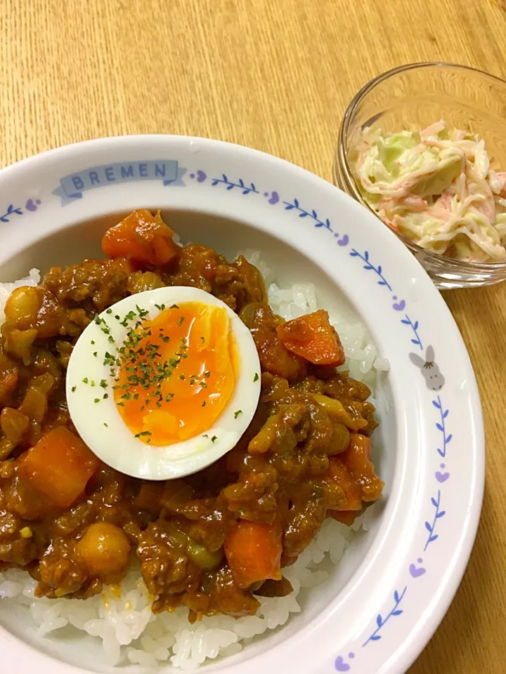 豆のドライカレー、カニカマとキャベツのコールスローサラダ

#ムスメご飯|mossan＠OSAKAさん