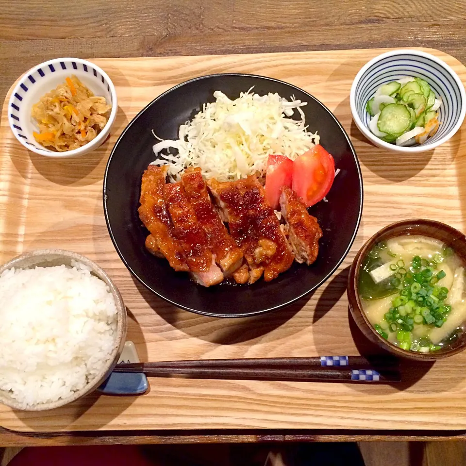 Snapdishの料理写真:鶏の照り焼き、切り干し大根の煮物、きゅうりとちくわの酢の物|Nao Yamadaさん