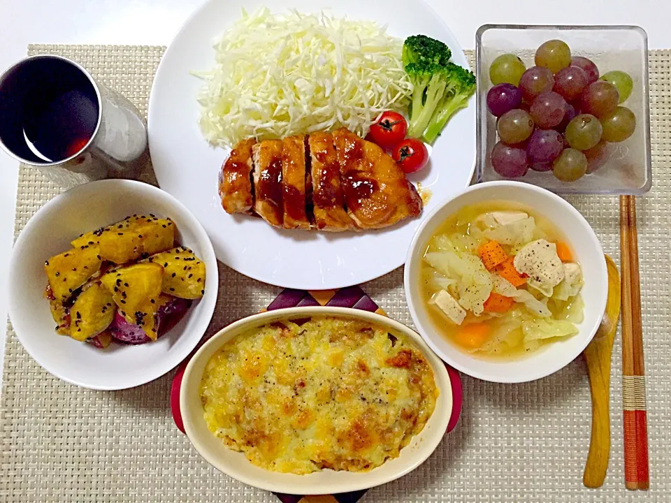 鶏胸肉のさっぱり梅ポン焼き🐓&大学芋🍠&チキンカレードリア🍛&キャベツたっぷりポトフ&ブドウ🍇💖|あゆかさん