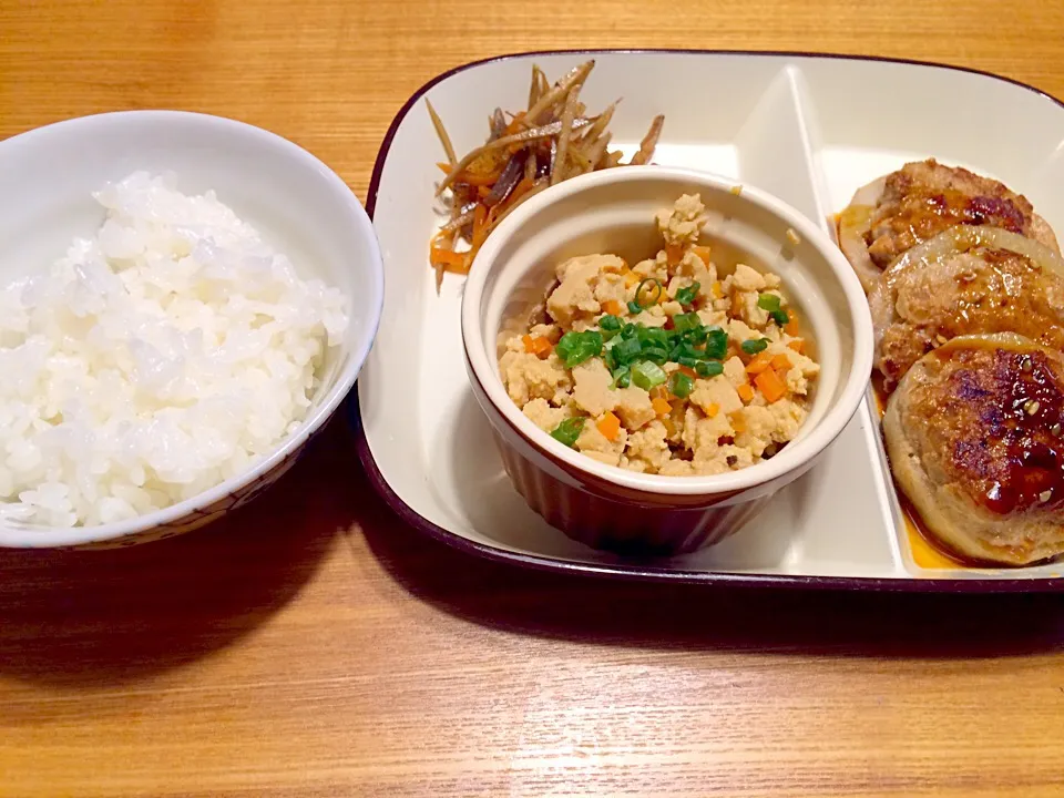 和定食:蓮根の肉詰め、きんぴらごぼう、高野豆腐のそぼろ煮|pigmegさん