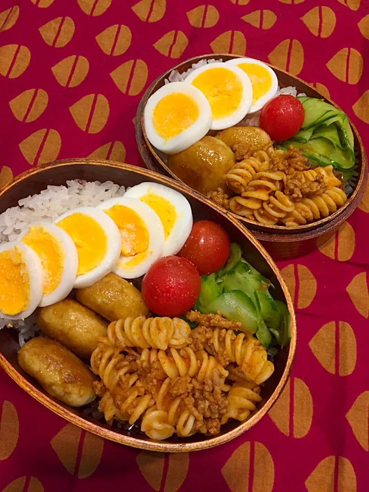 Snapdishの料理写真:ふたり弁当

雑穀ご飯
きゅうりのおかポンサラダ
ミニトマト
フジッリのミートソース
おからもち
ゆで卵

今週ラスト‼️|ひななぎさん