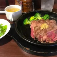 Snapdishの料理写真:ステーキ300g|Hideさん