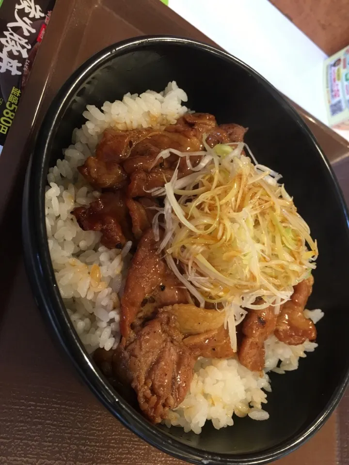 炭火焼豚丼|さのすけさん