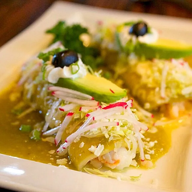 Lobster enchiladas with green tomatillo salsa|🌺IAnneさん