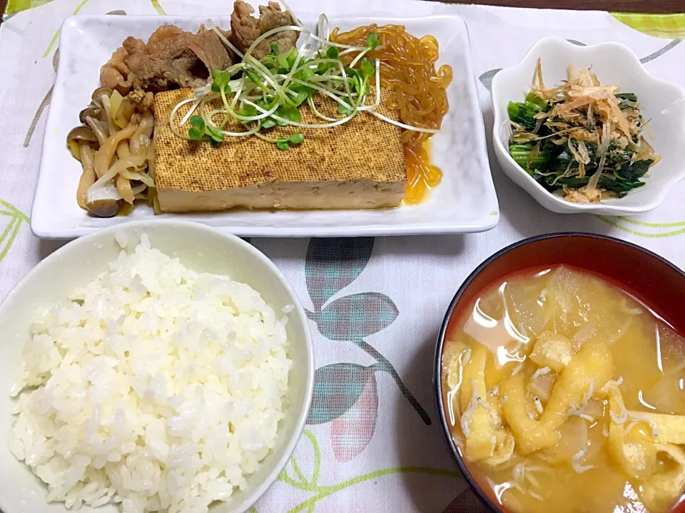 肉豆腐とほうれん草のおひたし
大根と油揚げしらすのみそ汁🙇|莉菜さん