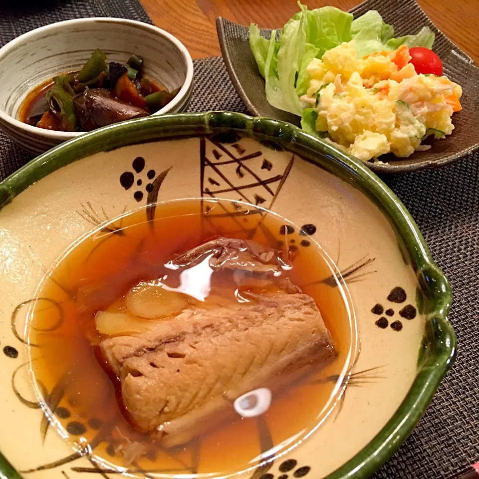 サバの煮付け♡
ポテトサラダ♡
ナスとピーマンの味噌煮♡|あやみっきーさん