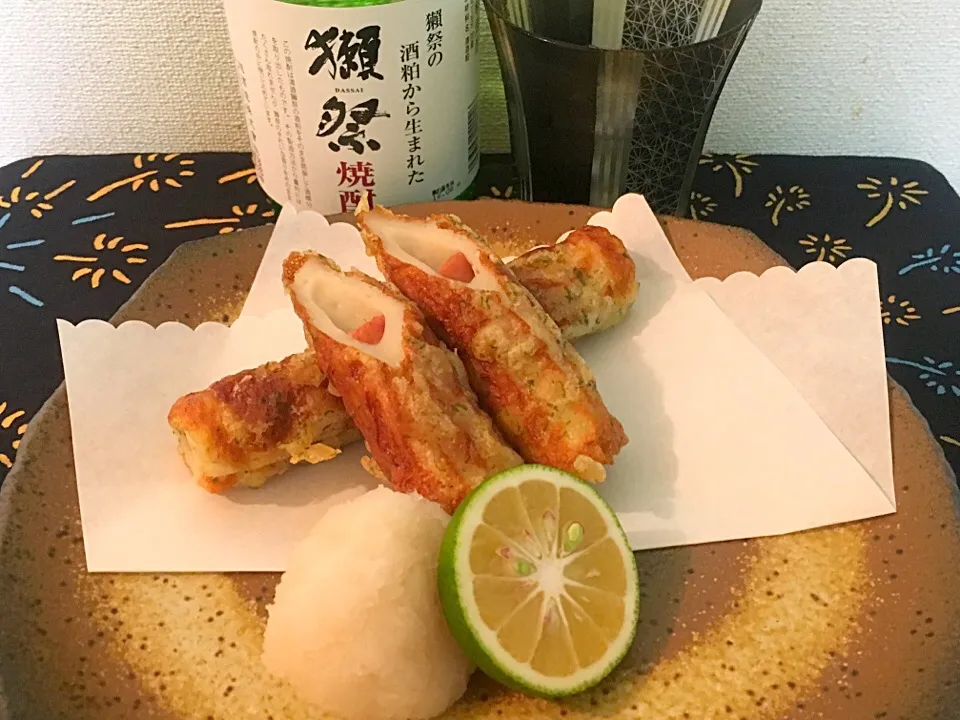 Snapdishの料理写真:ソーセージ入り竹輪の磯辺揚げ
獺祭 焼酎 ロック（山口）|藤井裕之さん