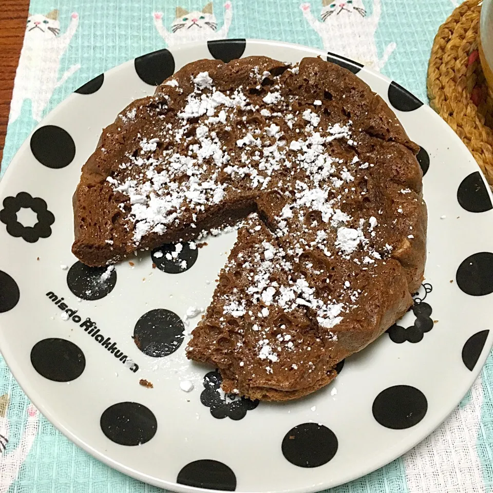 Snapdishの料理写真:炊飯器でガトーショコラ🍫🍰|めいこさん