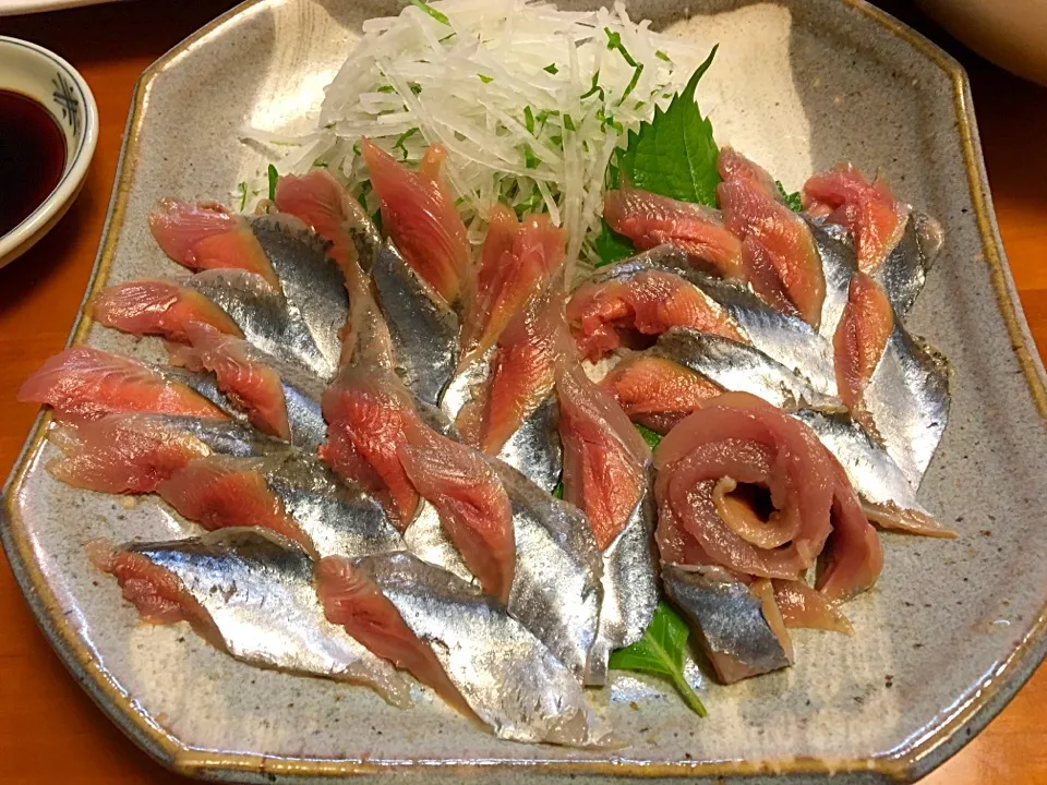 Snapdishの料理写真:秋刀魚の刺身‼️|みゆさん