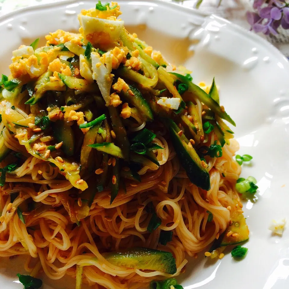 素麺で甘辛すっぱいビビン麺風♡クックパッドより|ハナたなさん