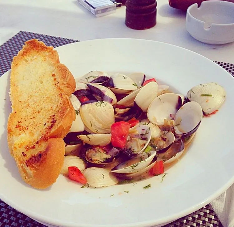 Clams in white wine sauce|Salma ElTabakhさん