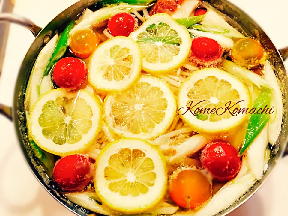 塩麹レモン鍋🍋🍋🍋 〆の雑炊には柚子胡椒がオススメ‼︎|KomeKomachiさん