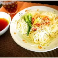 トマトとツナをオリーブオイルで和えただけなおそうめん。|かなしさん