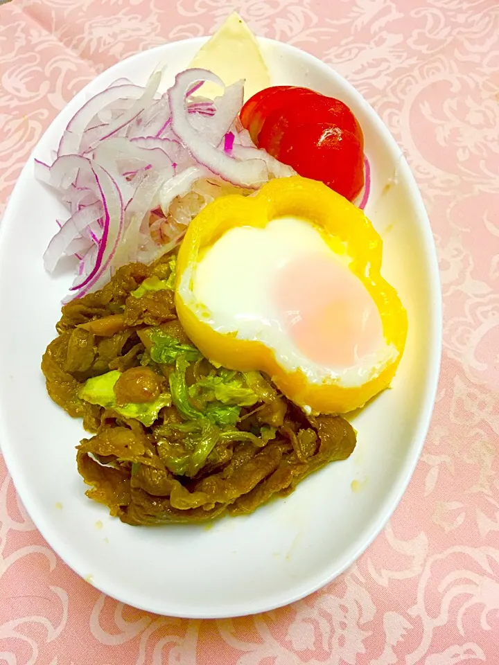 焼肉プレート💕ごはんとお味噌汁と🍌をつけて🤗主人のランチ🍴|きゅうちゃんさん