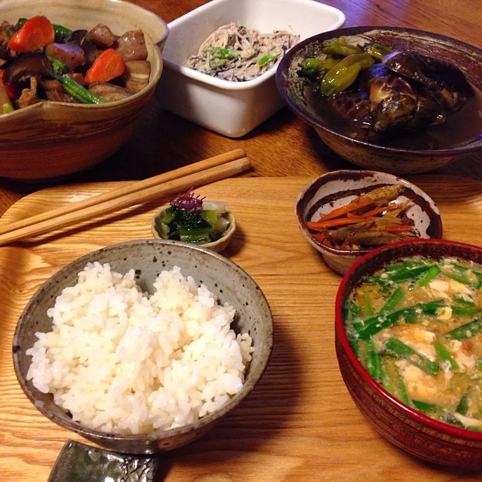 筑前煮・茄子の煮浸し・キンピラ・ヒジキサラダ・ニラ玉味噌汁|Ryokoさん