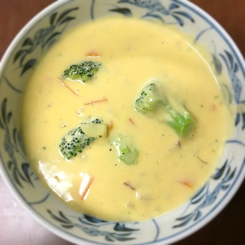 Bacon Broccoli and Cheddar Cheese Soup ベーコン ブロッコリー チェダーチーズのスープ|Mama Kathi Dinerさん