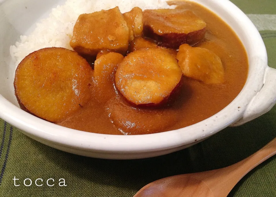 にんじんポークカレー🍛今日はサツマイモ🐷ﾌﾞﾋﾋ🍠♥️|toccaさん