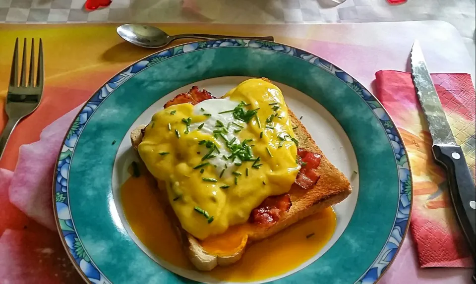 Yummie 😄 Egg Benedicts with bacon|Najeskaさん