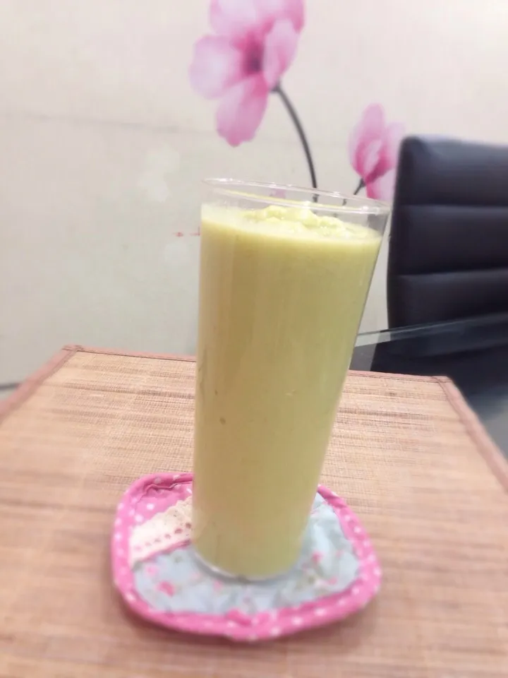 Fresh Avacado Apple Juice😊|Cherry Thamさん