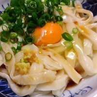 手打ちうどんを打つ。
そして釜揚げに。|Chiccarさん