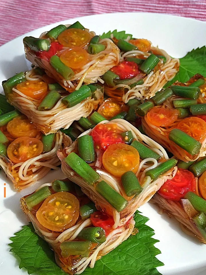 彩り野菜とそうめんのゼリー寄せ | Happy Recipe（ヤマサ醤油のレシピサイト）【Colorful vegetables and noodles jelly / Remaking leftovers】|izoomさん