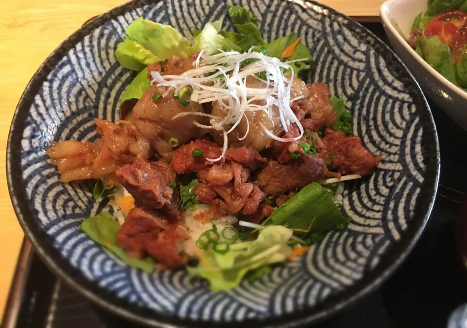 牛すじ丼！だった。|ひろゆきさん