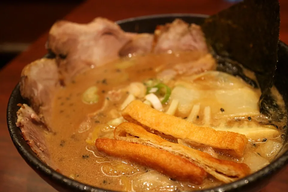 赤味噌チャーシュー麺|マハロ菊池さん