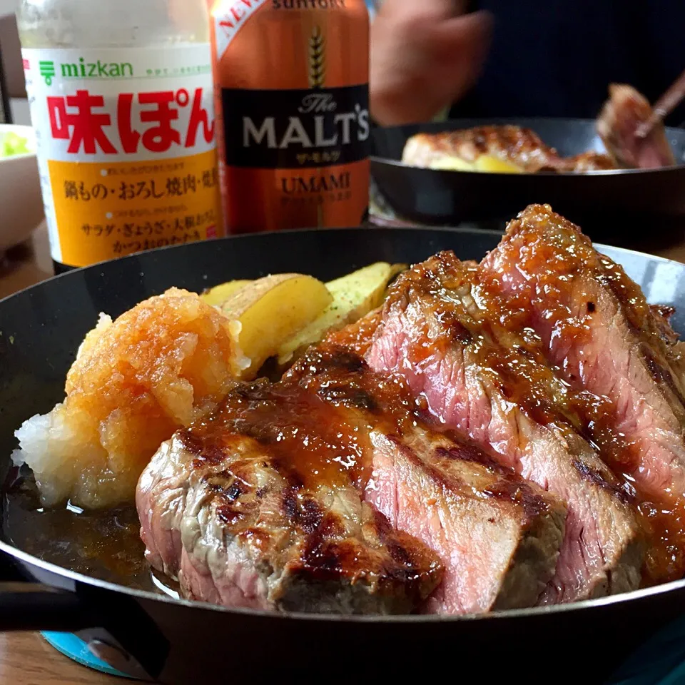 Snapdishの料理写真:今日のランチ🍖赤身ステーキにおろしポン酢😋|ひかりママさん