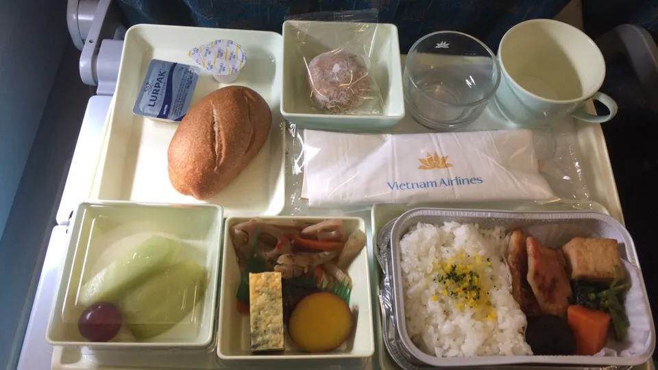 ベトナム航空の機内食|おっちさん