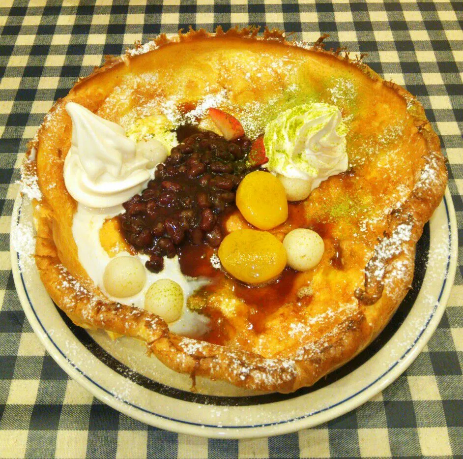 Snapdishの料理写真:『ダッチベイビー白玉あずき@CHEZ MADU』|seri-chanさん