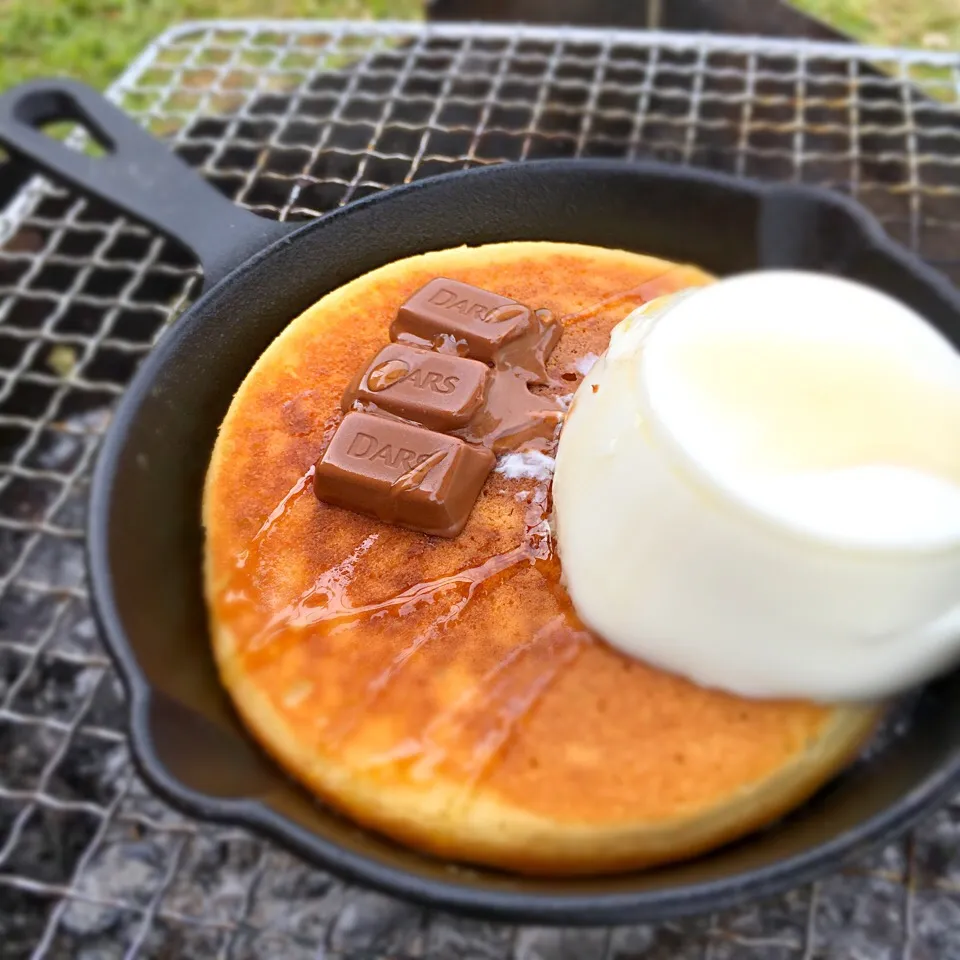 パンケーキにダース&チーズプリンのせ♪|ましてさん