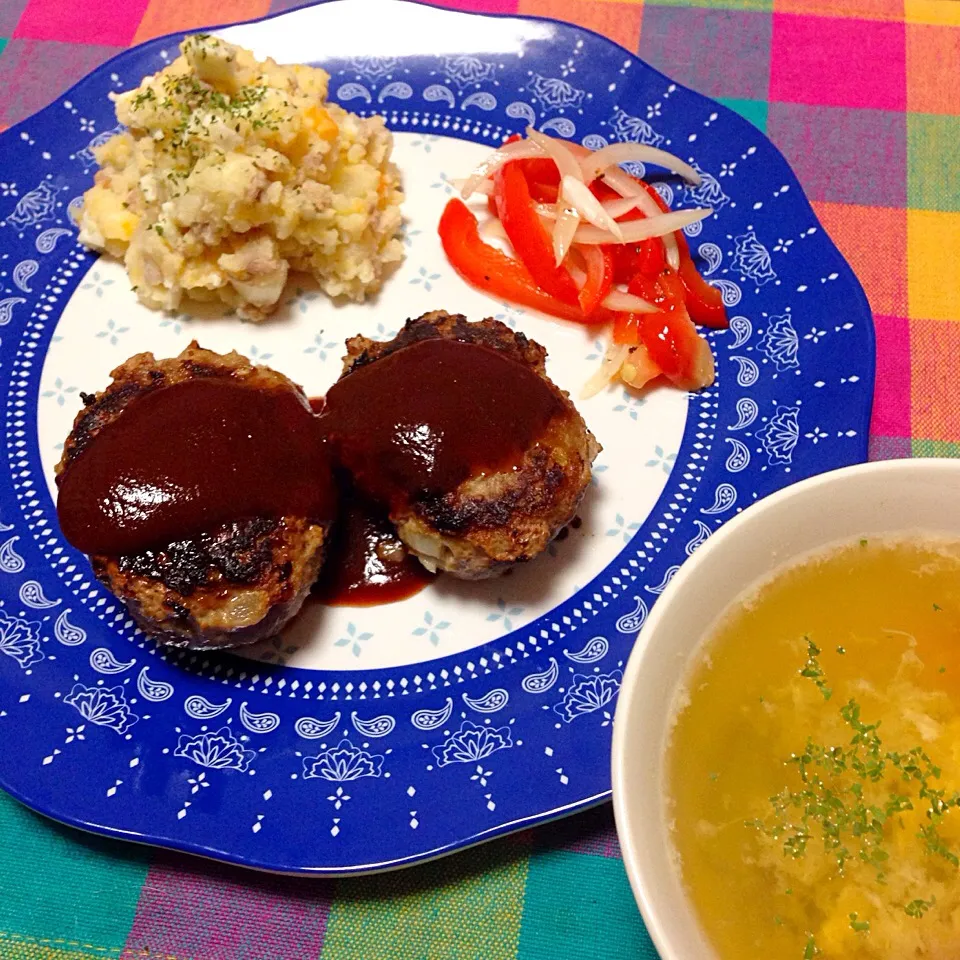 ハンバーグ、ポテトサラダ、パプリカのマリネ、コンソメスープ|Bet2yさん