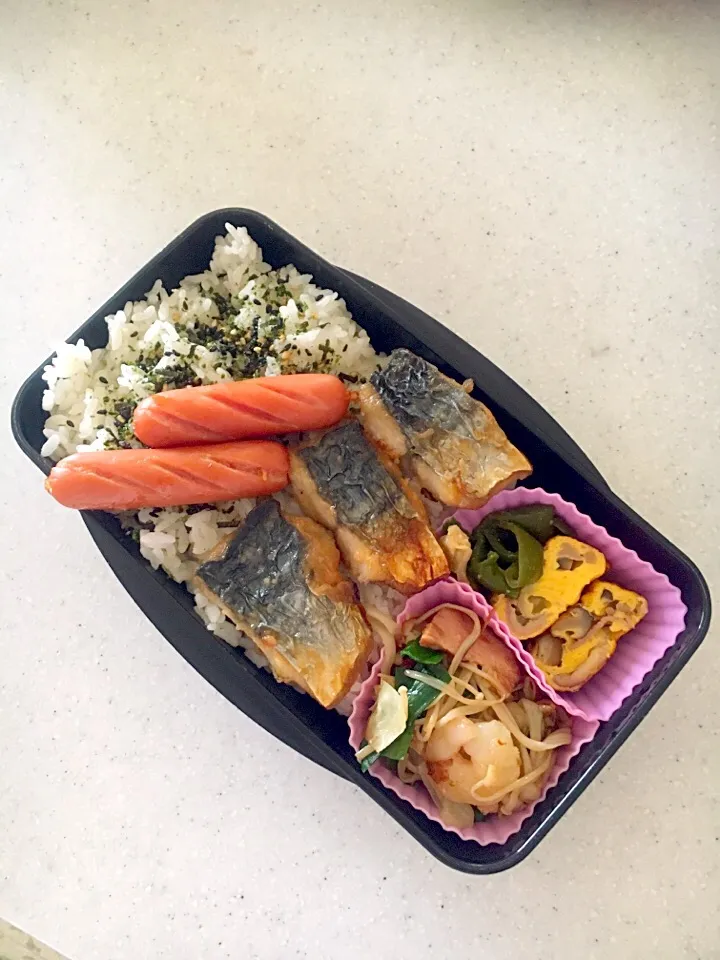 Snapdishの料理写真:さごし照り焼き弁当|はちさん