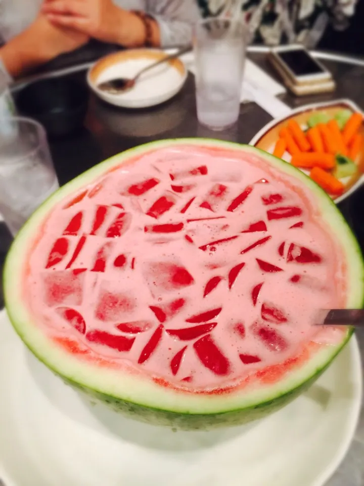 Snapdishの料理写真:Watermelon Soju 🍉🍶|MyRaXさん