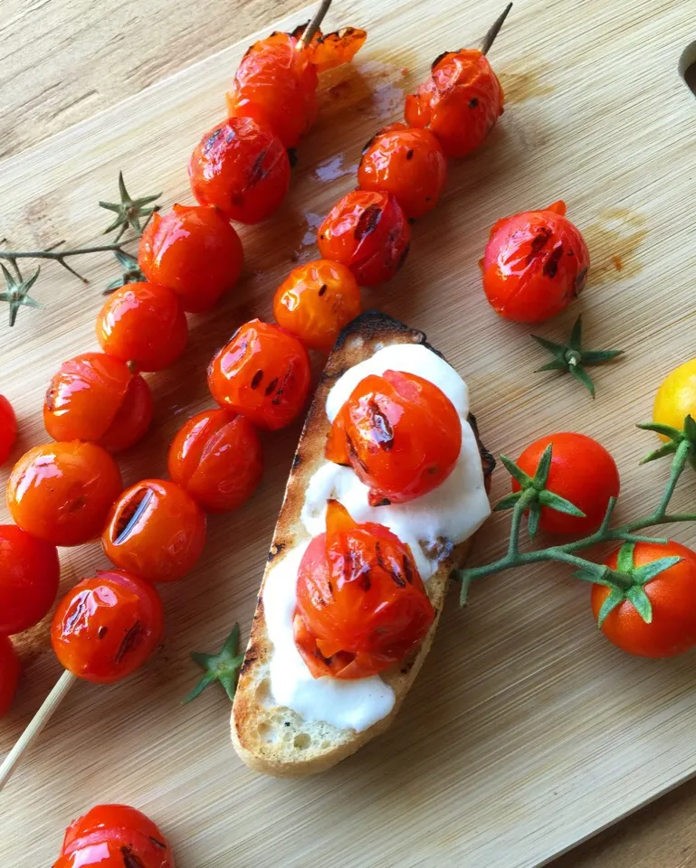 Snapdishの料理写真:Bruschetta With Homegrown Cherry Tomatoes.|mamaeriさん