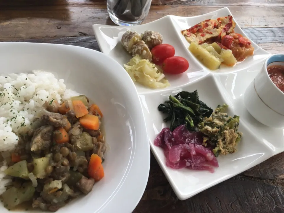 Snapdishの料理写真:本日のワンプレートランチ(やさい中心のおかず8ひんとスープ+本日のごはんset)|お家でbar!さん