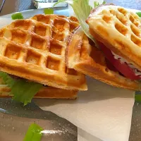 Snapdishの料理写真:ワッフルサンド(BLT)|mizuさん