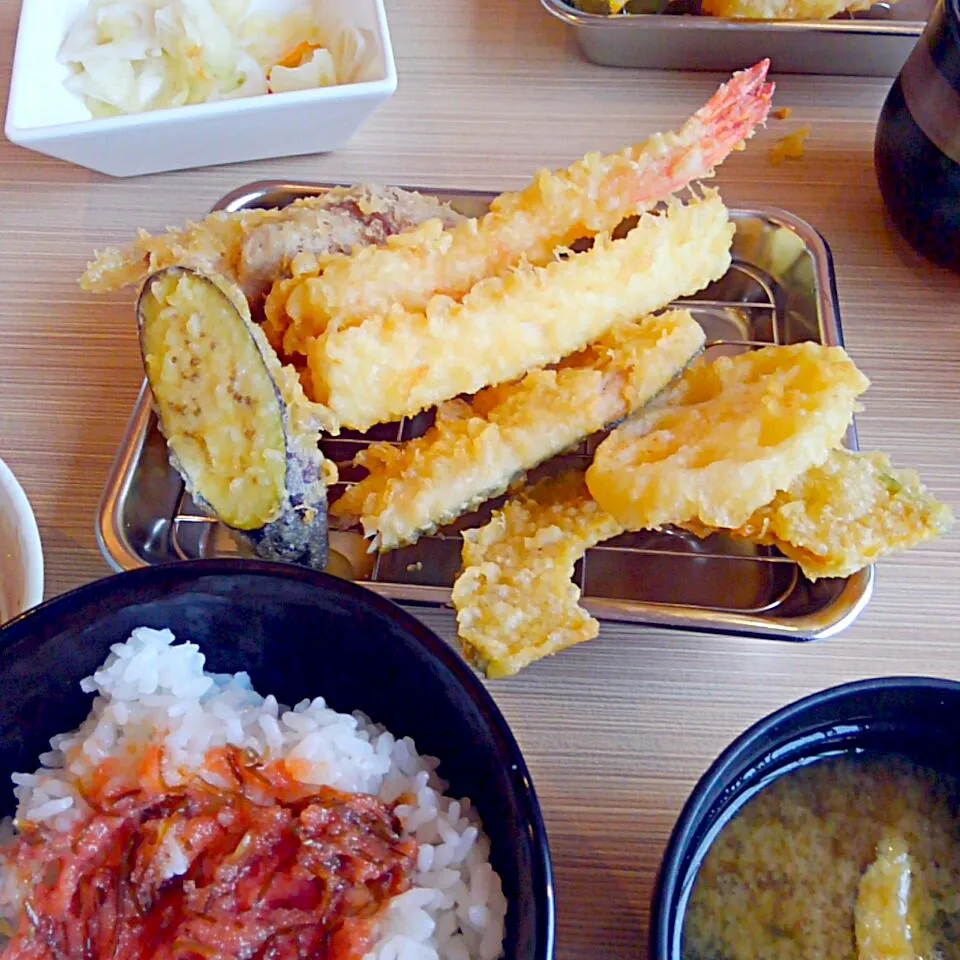 天ぷら定食☆トロ鰯、豚肉、海老、いか、茄子、南瓜、蓮根|うたかた。さん