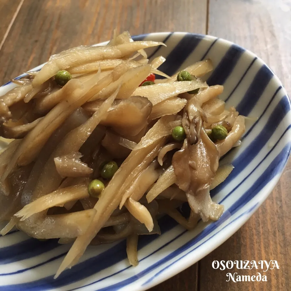 Snapdishの料理写真:お惣菜屋ナメダʕ-̼͡-ʔ牛蒡・舞茸・蒟蒻の実山椒きんぴら|七海さん