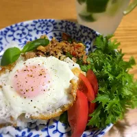 Snapdishの料理写真:定番ガパオライス|まるこさん