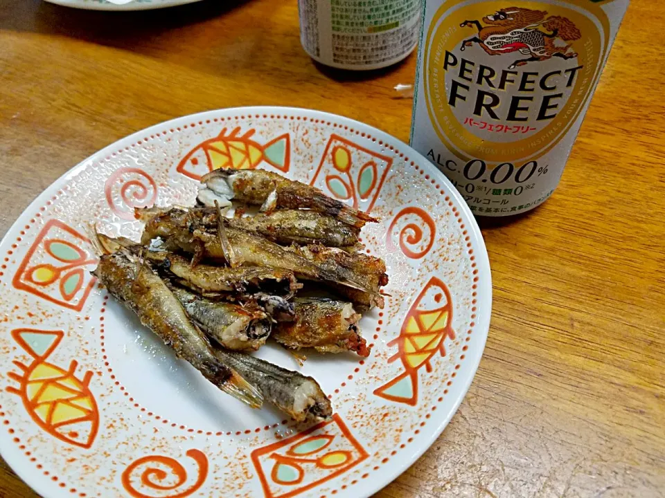 Snapdishの料理写真:今日は休肝日、めひかりの干物をノンアルビールで #めひかり #干物 #ノンアルコールビール|Morito Kamiyaさん