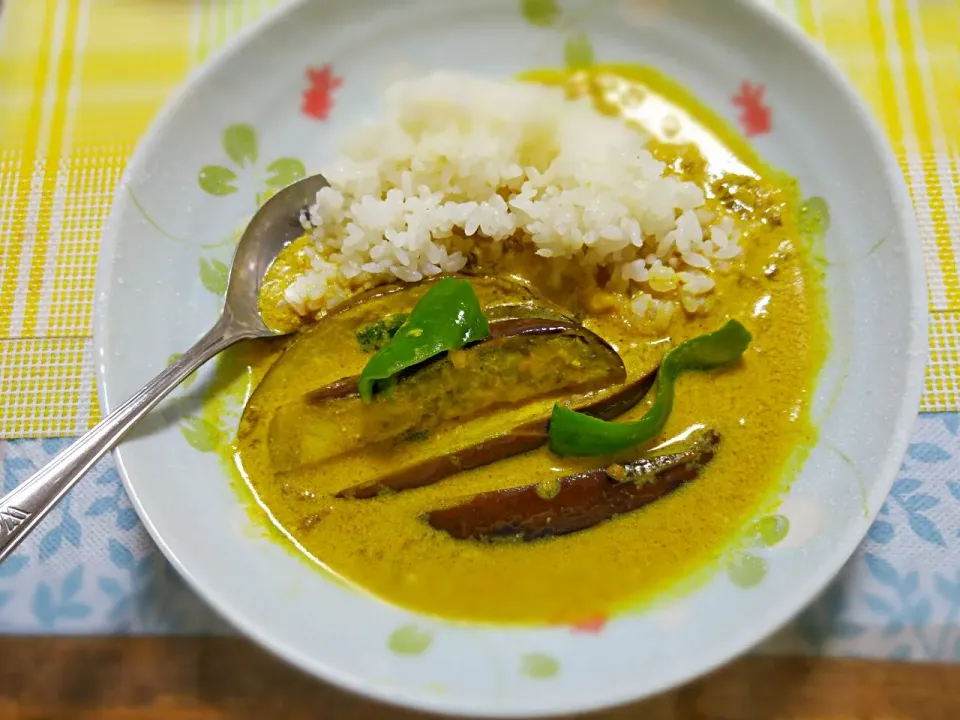 てきとうタイの夜ご飯*イエローカレー|めいさん