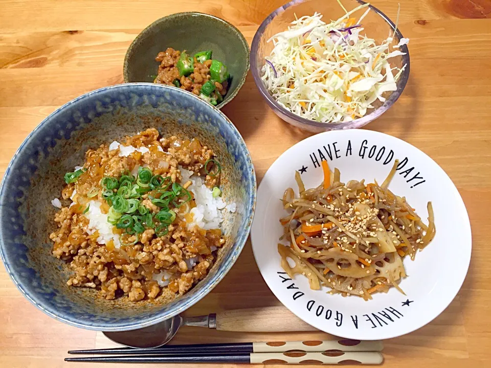 ひき肉と玉ねぎの甘辛丼♡|yuiさん