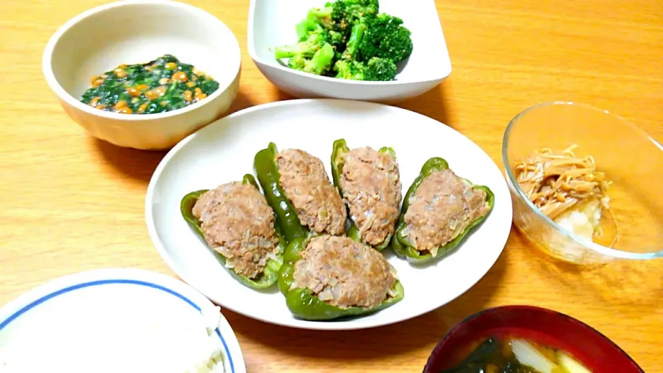 ピーマンの肉詰めと食物繊維多めおかず|ガチャさん