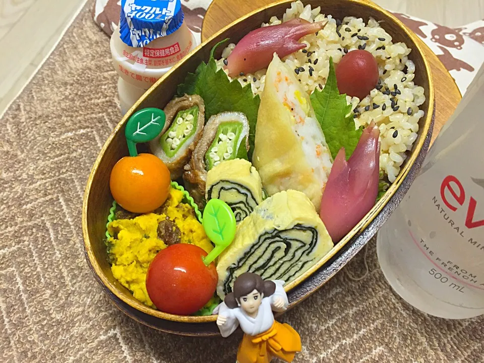 Snapdishの料理写真:玄米ご飯&野菜春巻き&オクラの肉巻き&海苔玉子焼き&かぼちゃサラダ&甘酢ミョウガ&プチトマトのダーリンお弁当♪|桃実さん