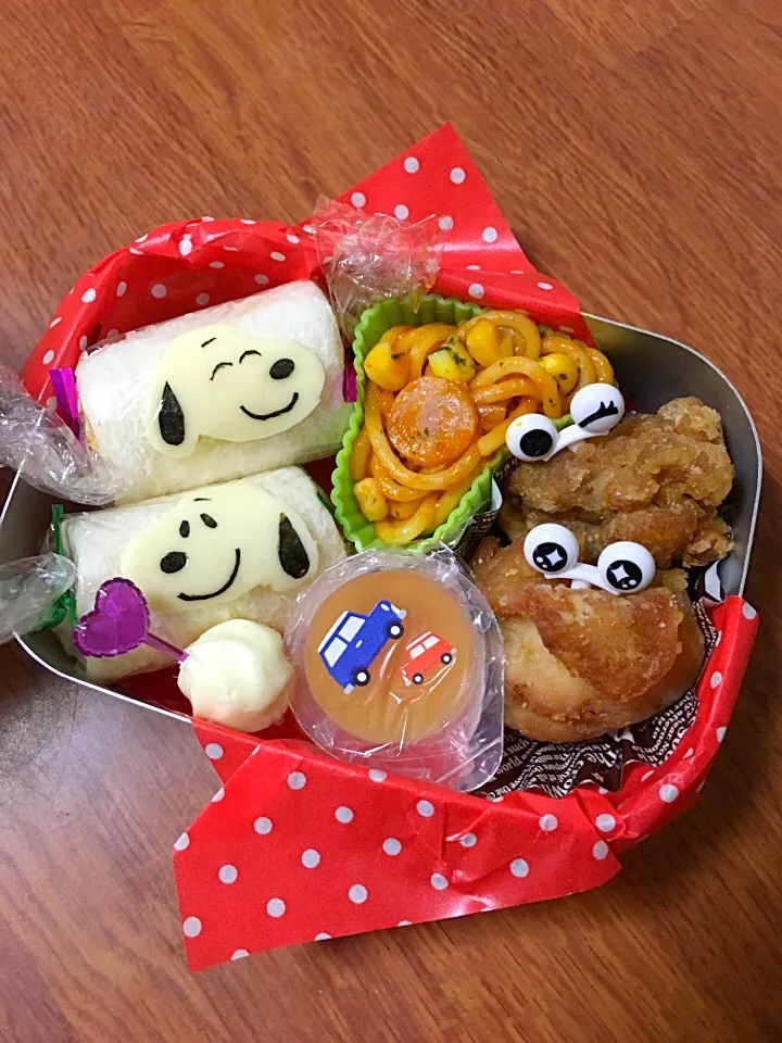 スヌーピーロールサンドイッチ弁当♡|かなさん